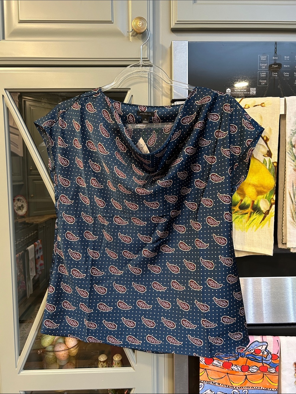 Ann Taylor Navy Blue Silky Paisley Sleeveless Blouse XS NWT